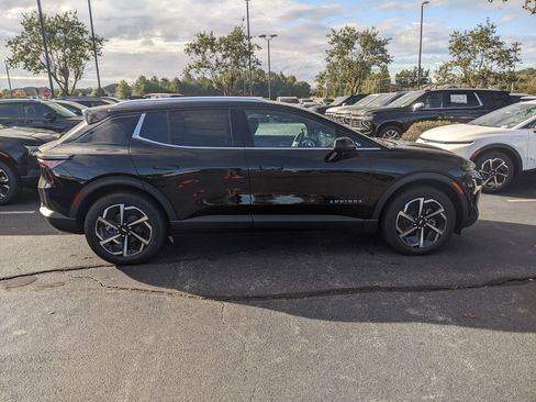 New 2026 Chevrolet Equinox EV LT FWD image 9