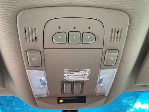 Used 2011 Cadillac DTS Luxury image 25