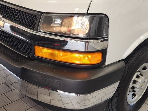 Used 2025 Chevrolet Express 2500 w/ Driver Convenience Package RWD image 8