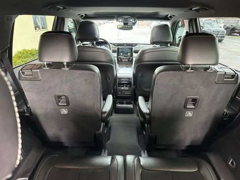 Used 2023 Jeep Grand Cherokee L Laredo AWD/4WD image 23