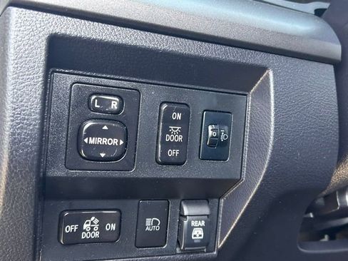 Used 2021 Toyota Tundra SR5 AWD/4WD image 22
