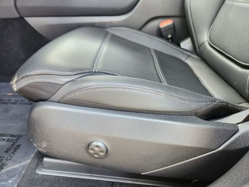 Certified 2025 Mercedes-Benz GLC 350e GLC 350e image 9