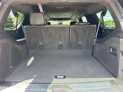 Certified 2023 Cadillac Escalade ESV Premium Luxury AWD/4WD image 12