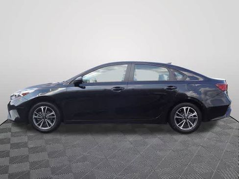 Used 2023 Kia Forte LXS FWD image 2