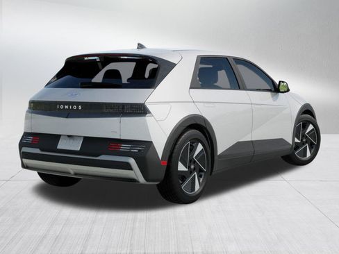 New 2026 Hyundai Ioniq 5 SE image 4