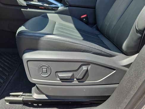 Certified 2025 Audi Q5 Premium w/ Convenience Package AWD/4WD image 17