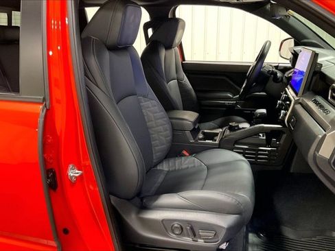 Certified 2024 Toyota Tacoma TRD Off-Road w/ TRD Off Road Premium Package AWD/4WD image 8