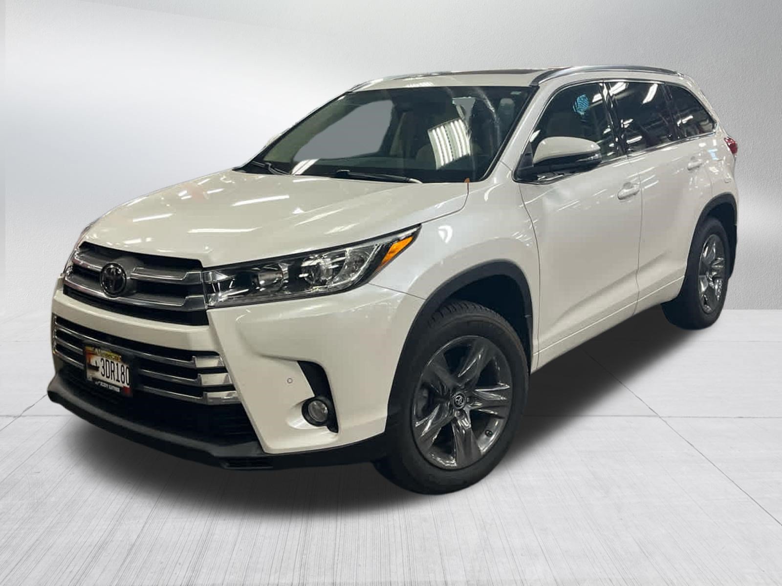 Used 2018 Toyota Highlander Limited Platinum AWD/4WD image 2
