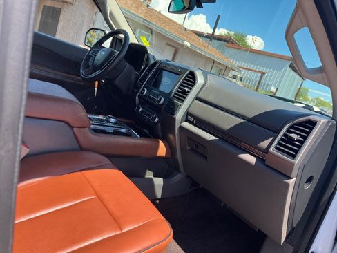 Used 2018 Ford Expedition XLT w/ Equipment Group 202A RWD image 37