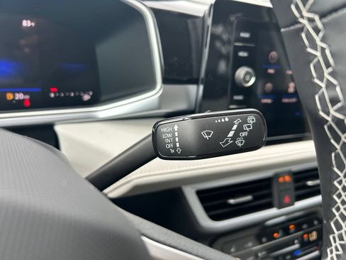 New 2026 Volkswagen Taos SE FWD image 24