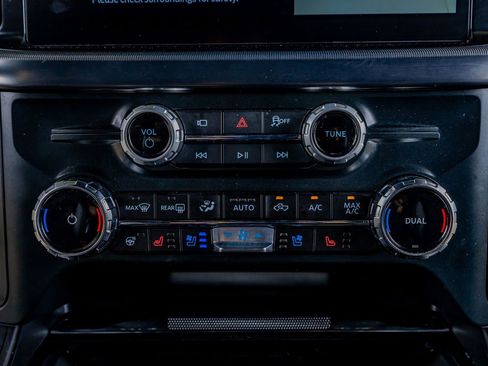 Used 2025 Ford F150 Lariat w/ Equipment Group 502A High image 27