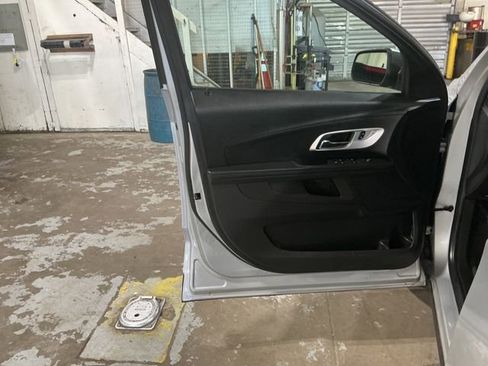 Used 2015 Chevrolet Equinox LS image 12