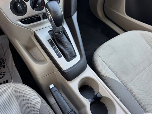 Used 2014 Ford Focus SE image 16