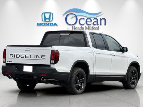 New 2026 Honda Ridgeline Black Edition image 5
