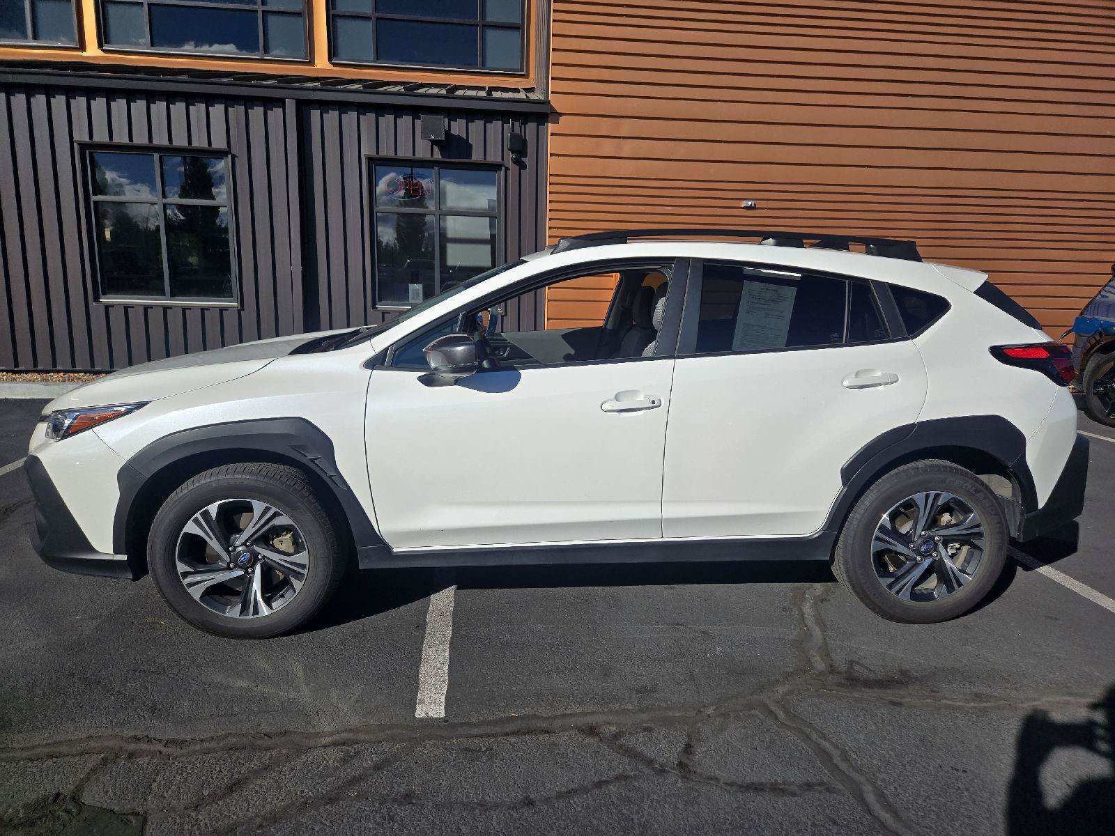 Used 2024 Subaru Crosstrek 2.0i Premium AWD/4WD image 2