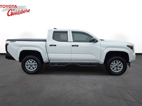 Used 2024 Toyota Tacoma SR AWD/4WD image 4