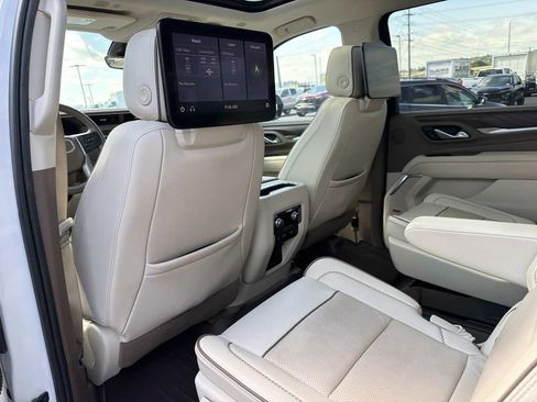 Used 2021 GMC Yukon XL Denali w/ Denali Ultimate Package RWD image 15