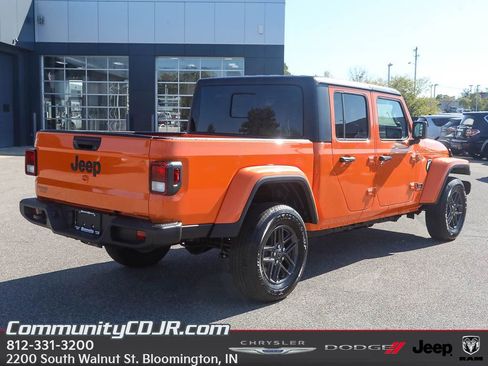 New 2025 Jeep Gladiator Sport image 8