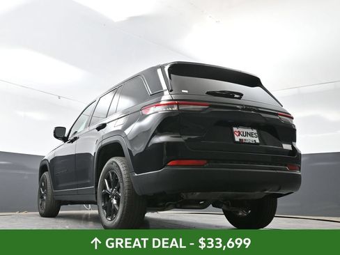 Used 2025 Jeep Grand Cherokee Altitude AWD/4WD image 57