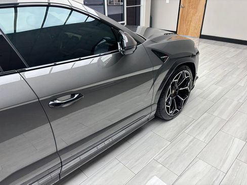 Used 2023 Lamborghini Urus Performante AWD/4WD image 43
