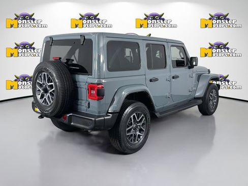 Used 2024 Jeep Wrangler Unlimited Sahara w/ Technology Group AWD/4WD image 5
