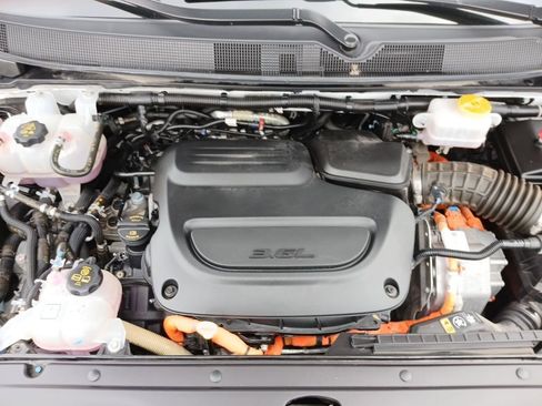 Used 2024 Chrysler Pacifica Premium FWD image 26