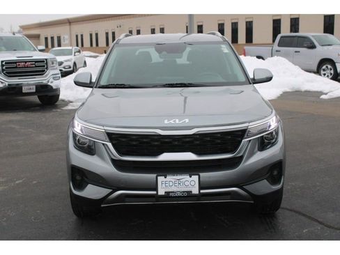 Used 2023 Kia Seltos S w/ Navigation Package image 9