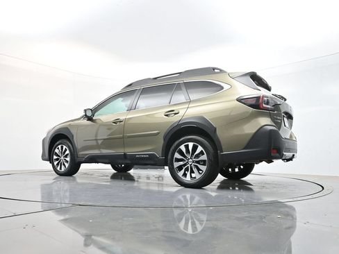 Used 2025 Subaru Outback Limited AWD/4WD image 36