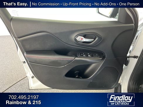 Used 2021 Jeep Cherokee Trailhawk image 13