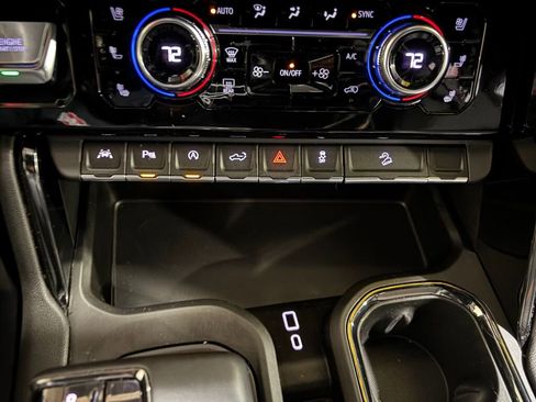 Used 2024 GMC Sierra 1500 AT4 w/ Technology Package image 13