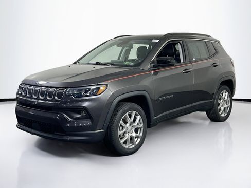 Used 2022 Jeep Compass Latitude w/ Sun and Sound Group image 1
