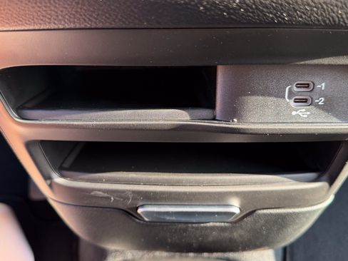 New 2027 Chrysler Pacifica Select AWD/4WD image 25