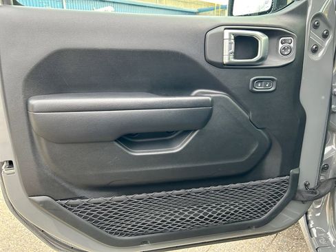 Used 2021 Jeep Wrangler Unlimited Sport image 22