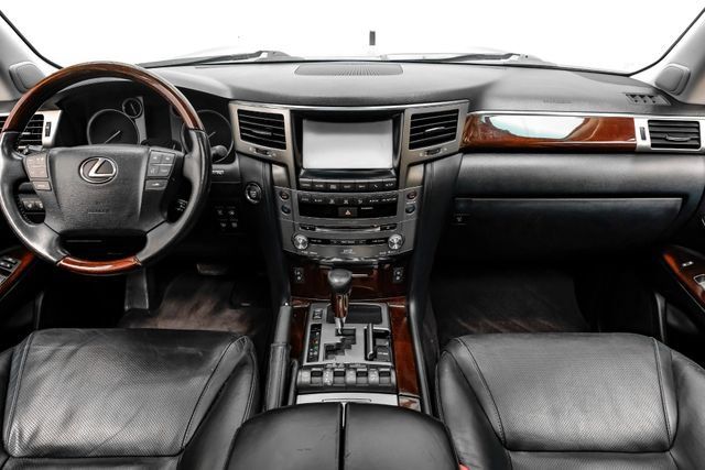 Used 2014 Lexus LX 570 4WD image 17