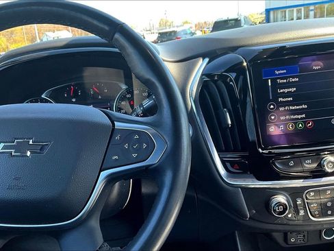 Used 2023 Chevrolet Traverse RS AWD/4WD image 12