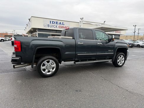 Used 2019 GMC Sierra 2500 SLT w/ Duramax Plus Package image 8