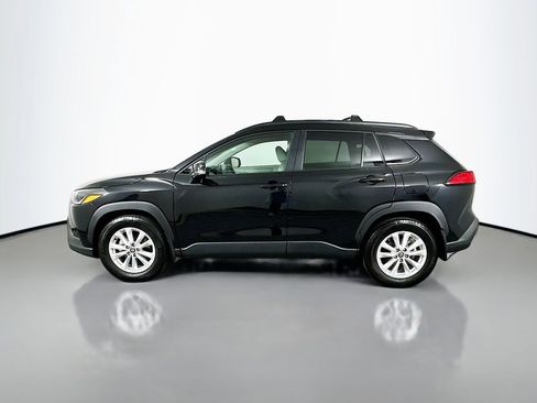 Certified 2025 Toyota Corolla Cross LE FWD image 8