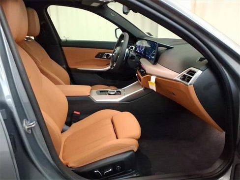 Used 2025 BMW 330i xDrive Sedan w/ Convenience Package image 31
