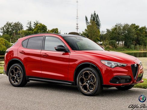 New 2025 Alfa Romeo Stelvio Sprint image 1
