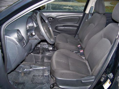 Used 2019 Nissan Versa S image 29