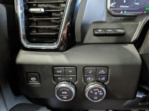 Used 2024 GMC Sierra 2500 Denali w/ Technology Package AWD/4WD image 23