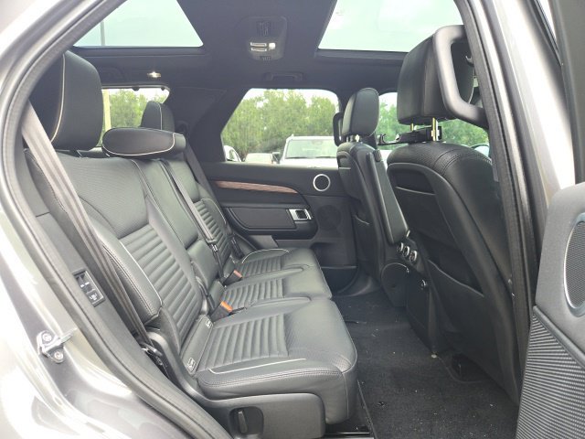 Used 2019 Land Rover Discovery HSE AWD/4WD image 14