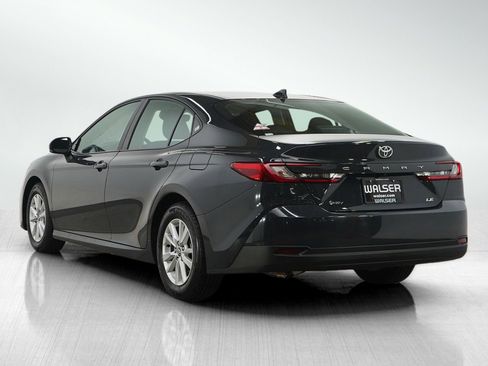 Used 2025 Toyota Camry LE image 3