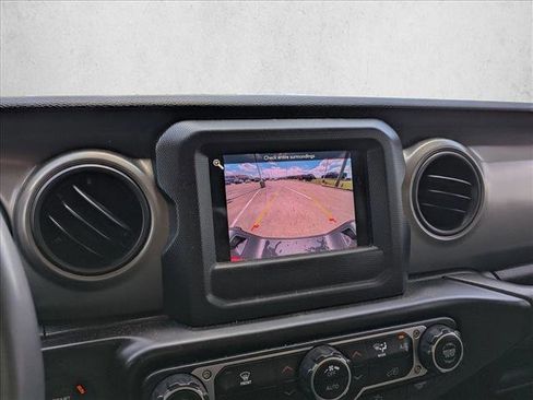 Used 2023 Jeep Gladiator Sport AWD/4WD image 12