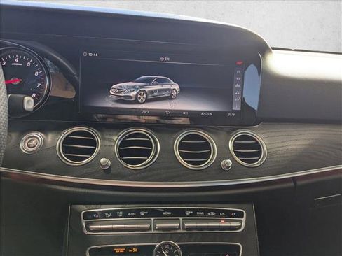 Used 2018 Mercedes-Benz E 400 4MATIC Sedan image 10