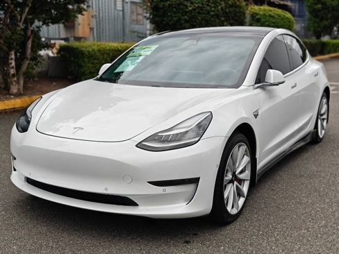 Used 2019 Tesla Model 3 Mid Range image 4