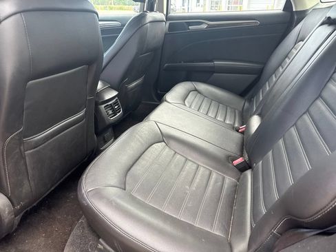 Used 2013 Ford Fusion SE FWD image 13