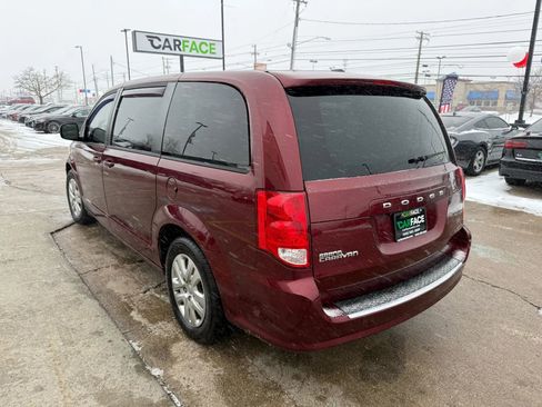 Used 2018 Dodge Grand Caravan SE w/ UConnect Hands-Free Group image 8