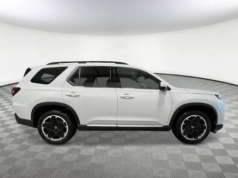 New 2026 Honda Pilot Touring image 7