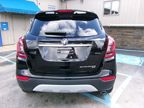 Used 2020 Buick Encore Sport Touring w/ Safety Package image 4